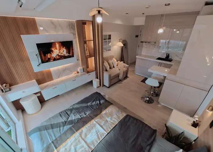 Apartment The Citrine At Azure *